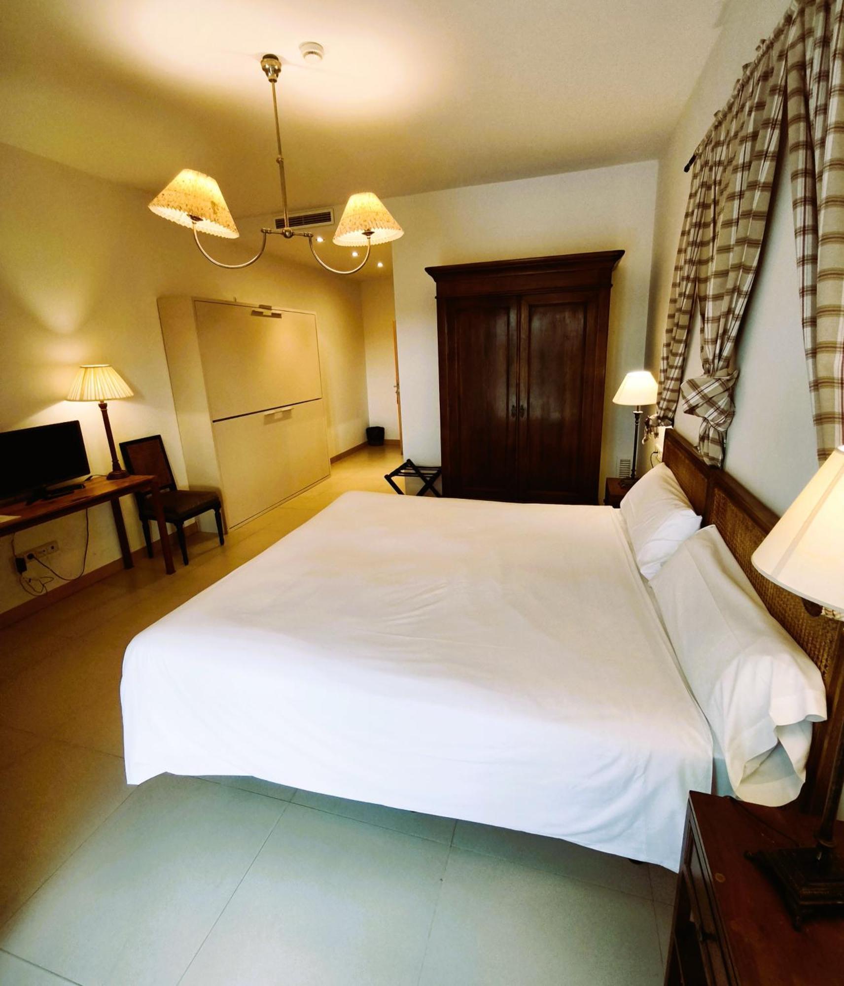 Hotel Villa Marcilla Buitenkant foto