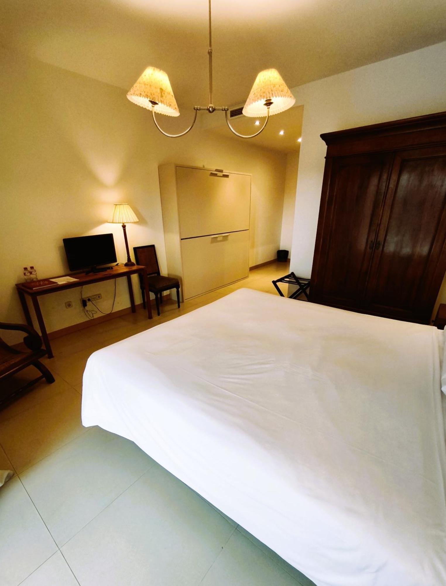 Hotel Villa Marcilla Buitenkant foto