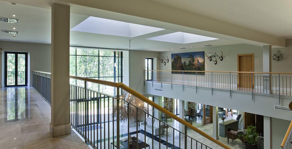Hotel Villa Marcilla Buitenkant foto
