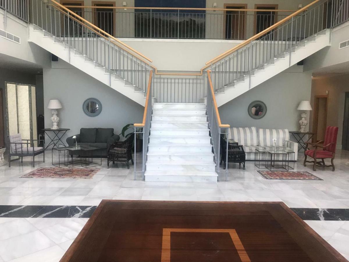 Hotel Villa Marcilla Buitenkant foto