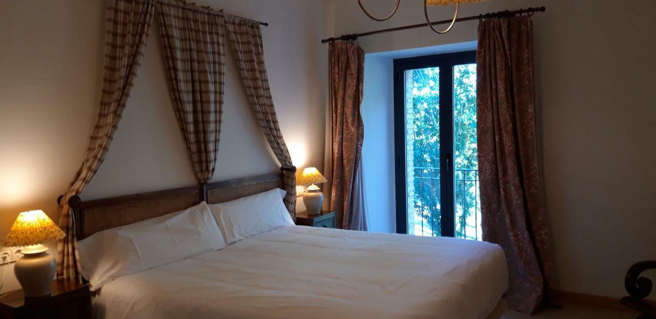 Hotel Villa Marcilla Buitenkant foto