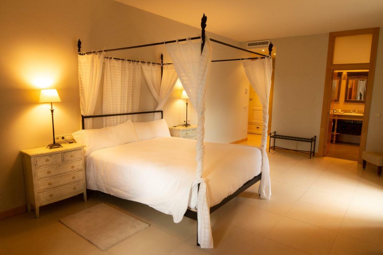 Hotel Villa Marcilla Buitenkant foto