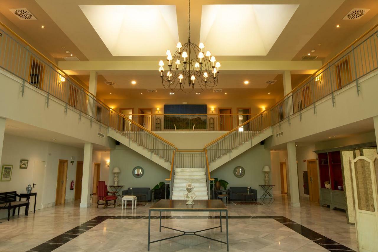 Hotel Villa Marcilla Buitenkant foto
