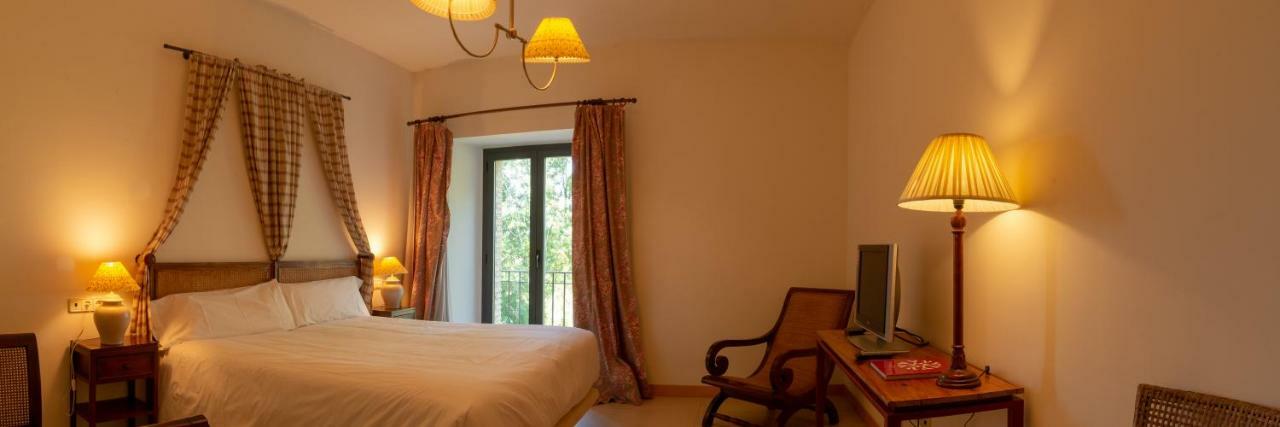 Hotel Villa Marcilla Buitenkant foto